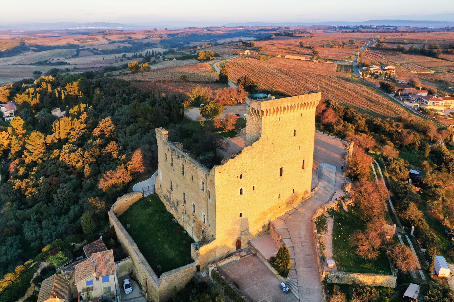 Château en France au coucher du soleil
